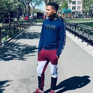 Meet your Posher, Héctor